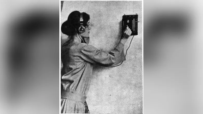 A coin operated radio in a Paris cafe, photographed in 1923